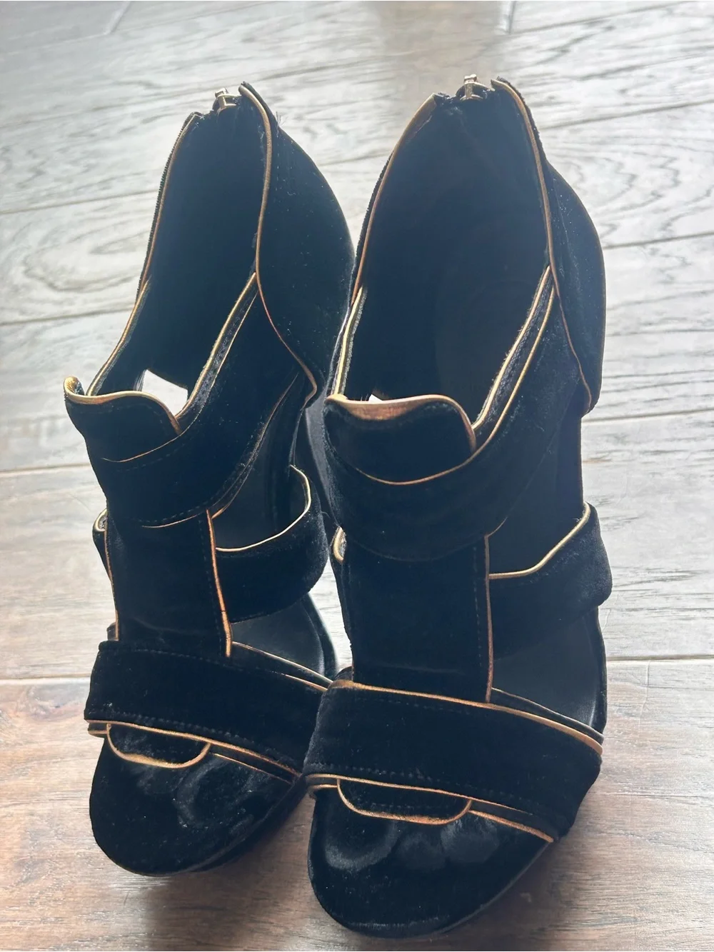 Tory Burch Velvet Leather Trim Embellishment Gladiator Sandals 7.5